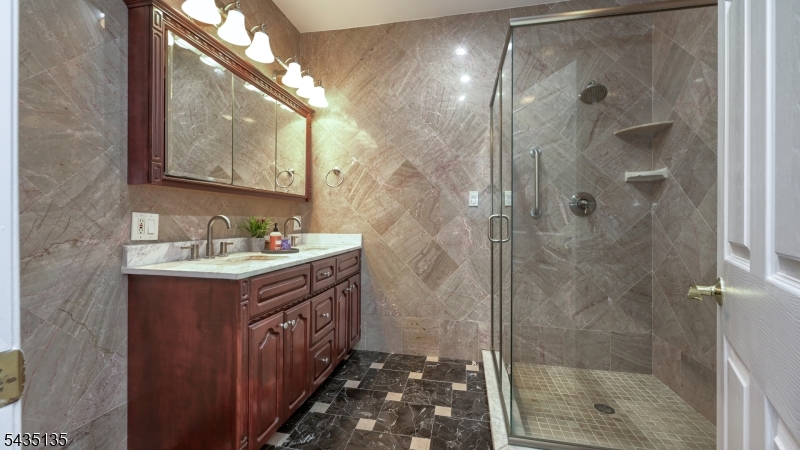 26 Stonehedge Drive Hardyston NJ 07460