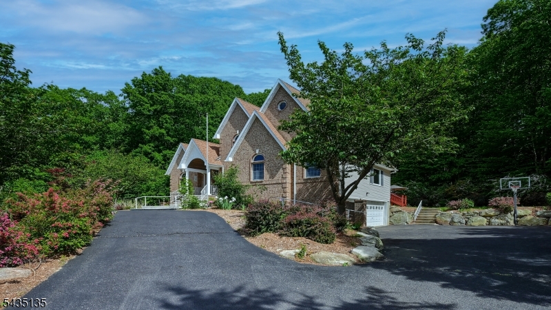 26 Stonehedge Drive Hardyston NJ 07460