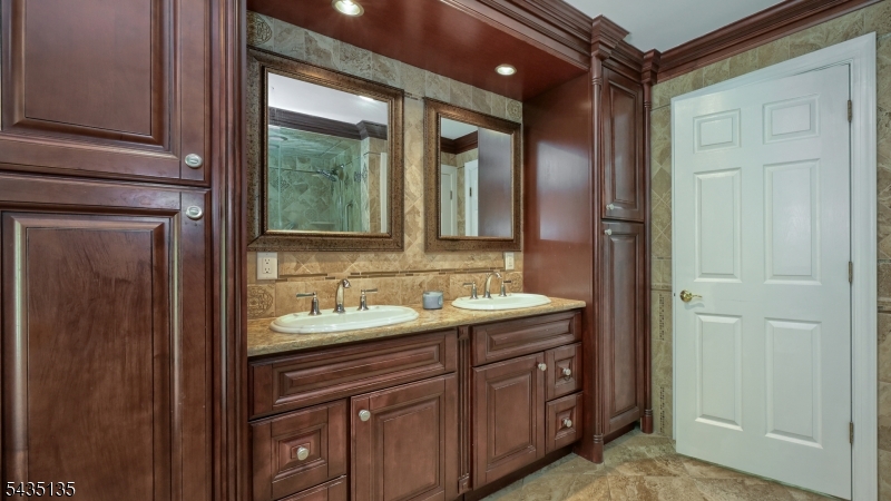 26 Stonehedge Drive Hardyston NJ 07460