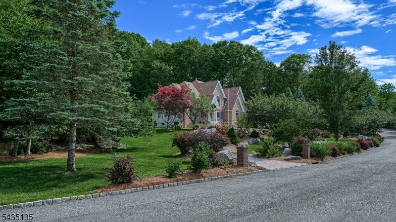 26 Stonehedge Drive Hardyston NJ 07460