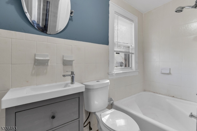 184 Sunset Avenue Newark NJ 07106