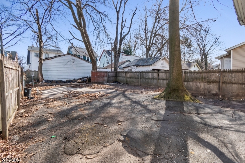 184 Sunset Avenue Newark NJ 07106