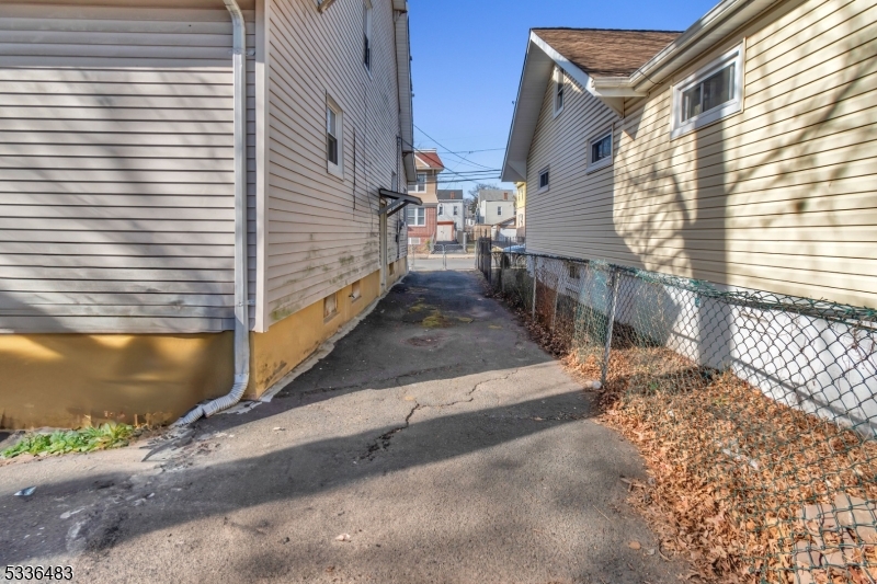 184 Sunset Avenue Newark NJ 07106