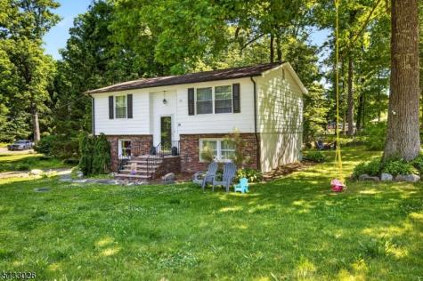 19 Circle Drive West Milford NJ 07438