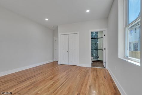 249 Hillside Avenue Leonia NJ 07605
