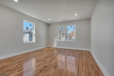 249 Hillside Avenue Leonia NJ 07605