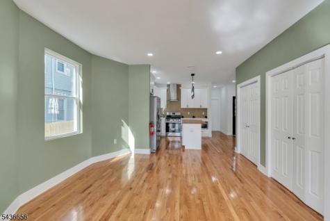 249 Hillside Avenue Leonia NJ 07605