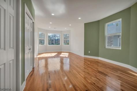 249 Hillside Avenue Leonia NJ 07605