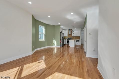249 Hillside Avenue Leonia NJ 07605