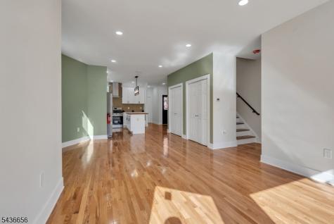 249 Hillside Avenue Leonia NJ 07605