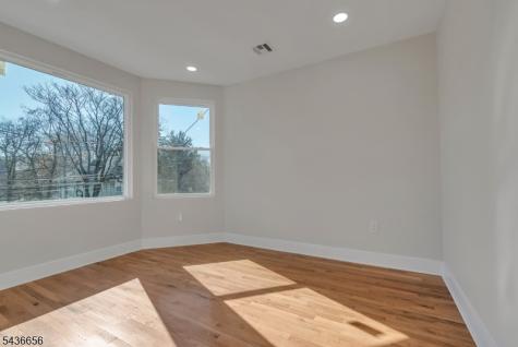 249 Hillside Avenue Leonia NJ 07605