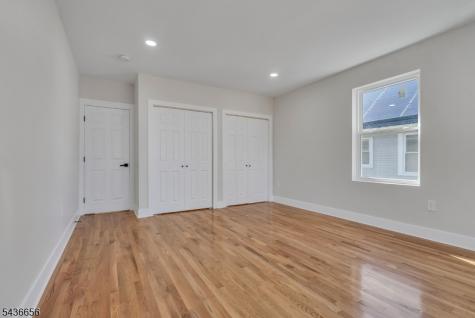 249 Hillside Avenue Leonia NJ 07605