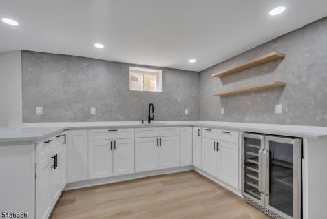 249 Hillside Avenue Leonia NJ 07605