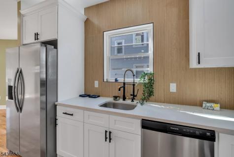 249 Hillside Avenue Leonia NJ 07605