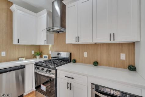 249 Hillside Avenue Leonia NJ 07605