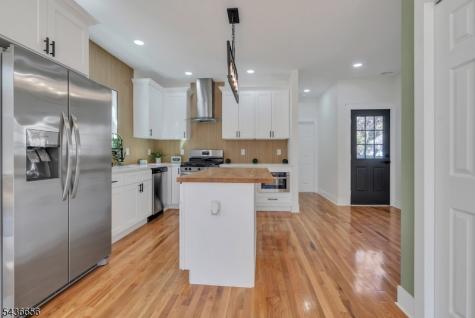 249 Hillside Avenue Leonia NJ 07605
