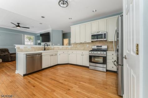 8 Miller Lane Readington NJ 08889