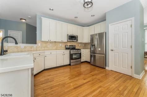 8 Miller Lane Readington NJ 08889