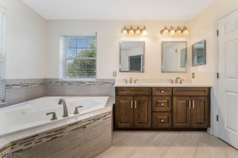 8 Miller Lane Readington NJ 08889