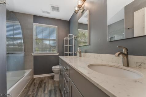 8 Miller Lane Readington NJ 08889