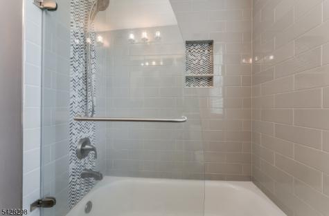 8 Miller Lane Readington NJ 08889