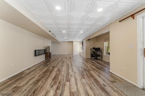 8 Miller Lane Readington NJ 08889