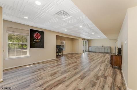 8 Miller Lane Readington NJ 08889