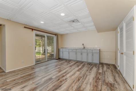 8 Miller Lane Readington NJ 08889