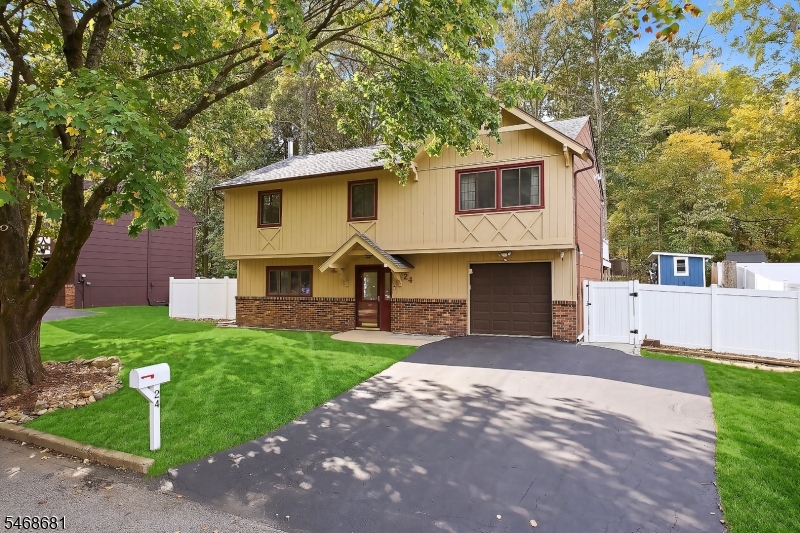 24 Mead Road Hopatcong NJ 07843