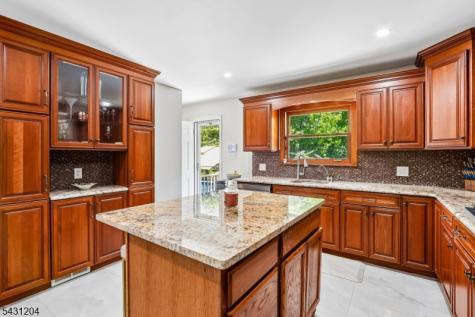 881 Bordentown Avenue Sayreville NJ 08879