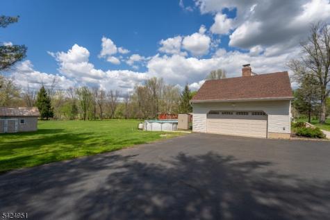 31 Welisewitz Road East Amwell NJ 08551