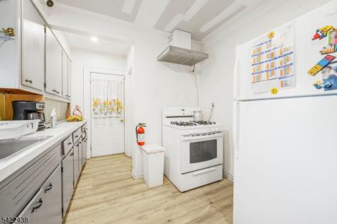 15 Donald Place Elizabeth NJ 07208