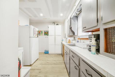 15 Donald Place Elizabeth NJ 07208