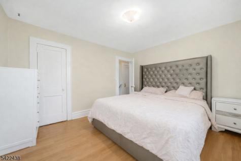 15 Donald Place Elizabeth NJ 07208