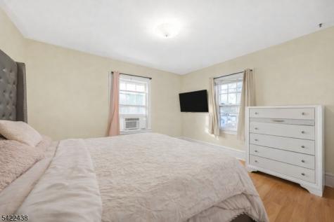 15 Donald Place Elizabeth NJ 07208
