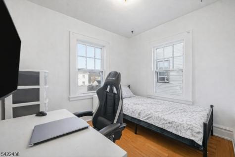15 Donald Place Elizabeth NJ 07208
