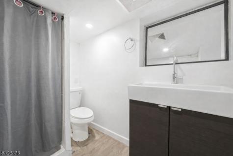 15 Donald Place Elizabeth NJ 07208
