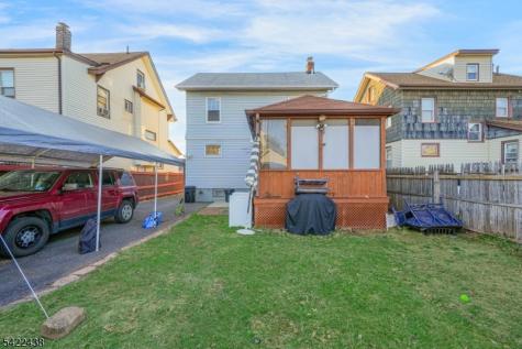 15 Donald Place Elizabeth NJ 07208