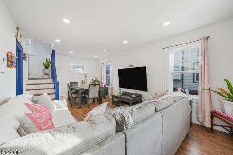 15 Donald Place Elizabeth NJ 07208