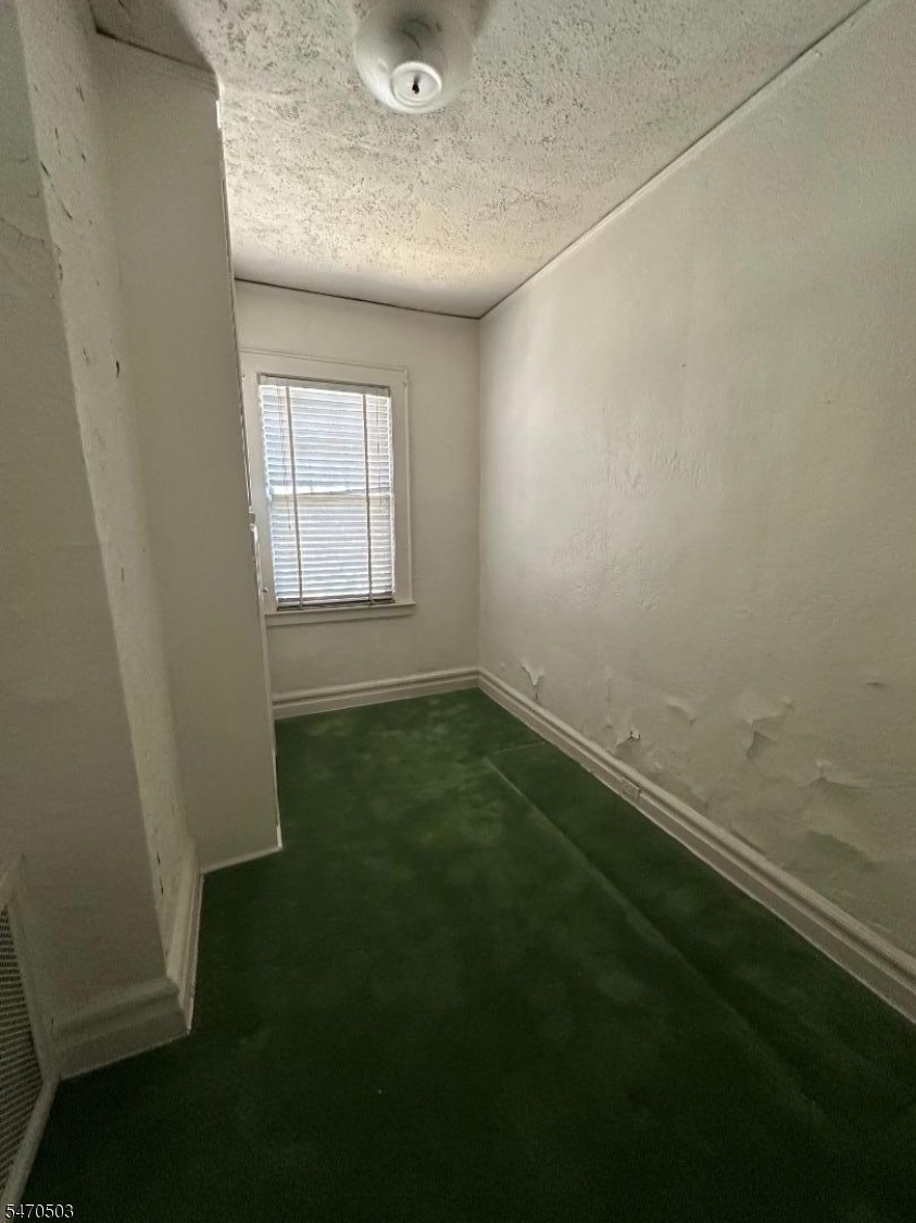 15 Parkview Terrace Newark NJ 07112