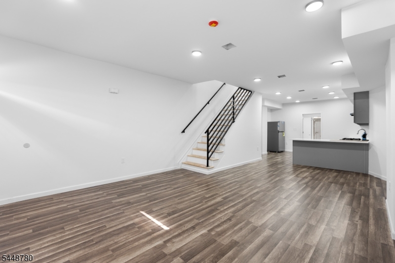 43 Cortland Street Newark NJ 07105