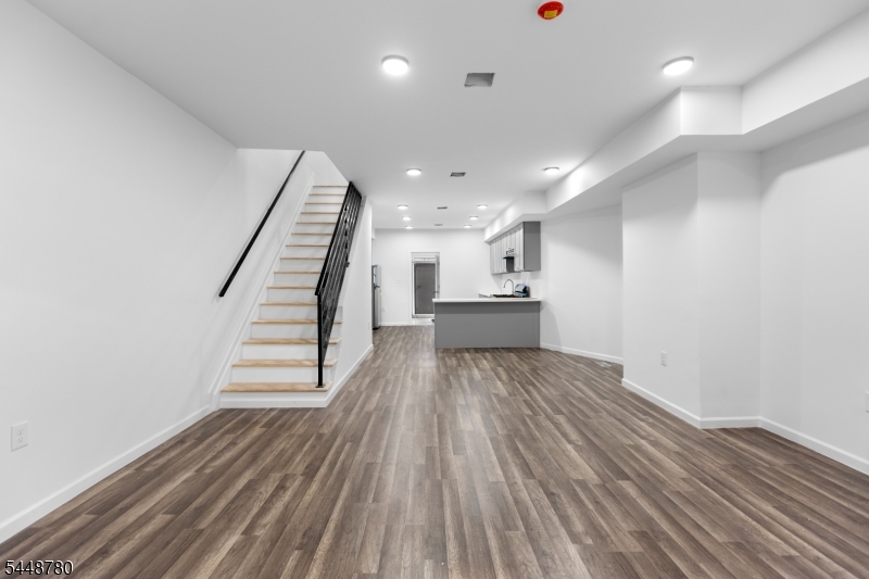 43 Cortland Street Newark NJ 07105