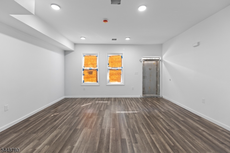43 Cortland Street Newark NJ 07105