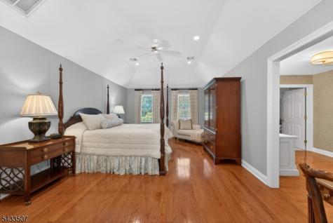9 Haven Hill Rise Raritan NJ 08822