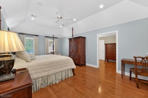 9 Haven Hill Rise Raritan NJ 08822