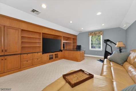 9 Haven Hill Rise Raritan NJ 08822