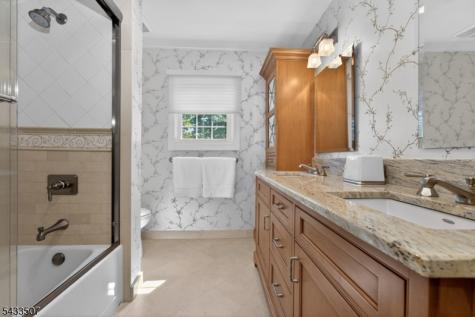 9 Haven Hill Rise Raritan NJ 08822