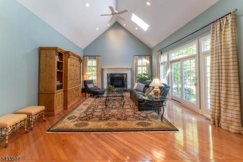 9 Haven Hill Rise Raritan NJ 08822