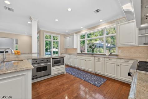 9 Haven Hill Rise Raritan NJ 08822