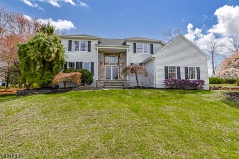 25 Tamarack Drive Roxbury NJ 07876